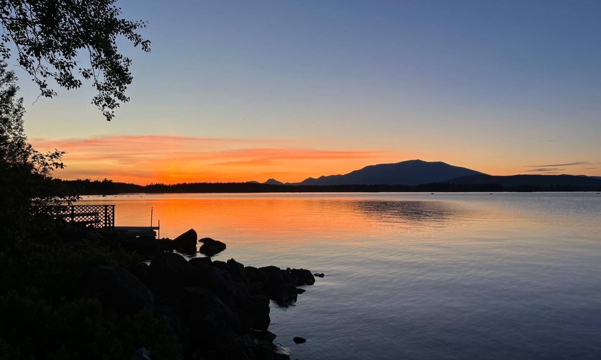 North Penobscot House | New listing, Sauna, 5-bedroom Lake House on Millinocket Lake,BSP, Paddle boards