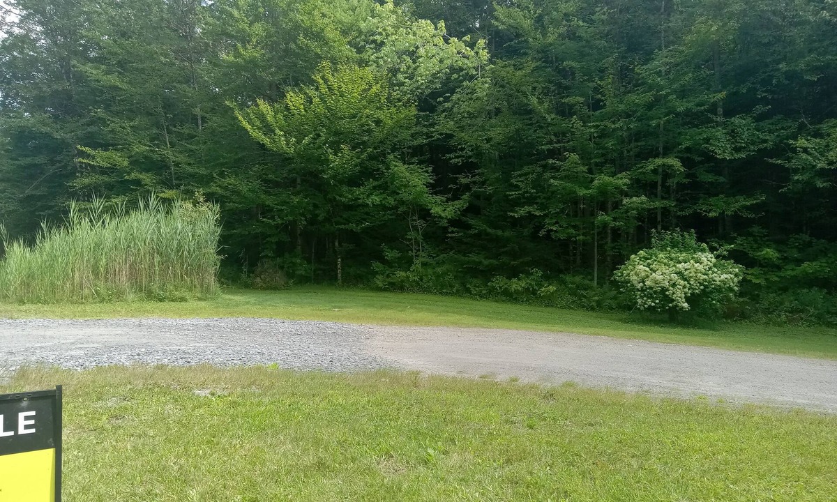 Marshfield House | Newly renovated 2 bedroom house, quiet country, setting beautiful sunsets.