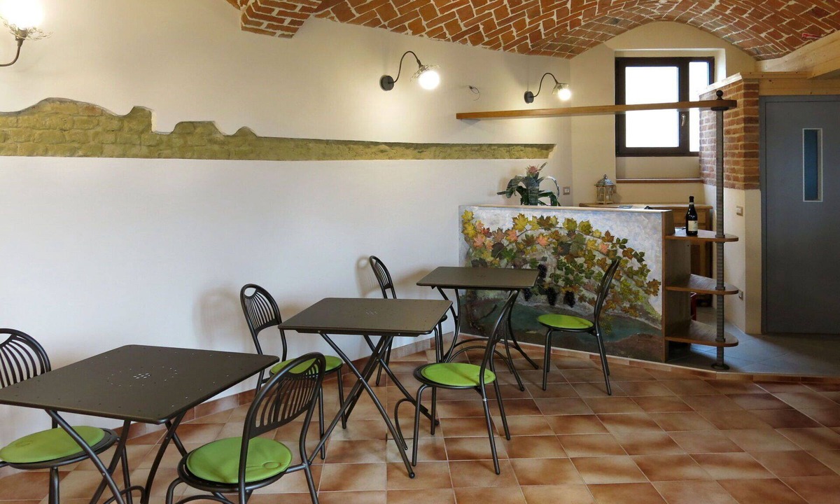 Cossombrato Apartment | Nice apartment for 9 people with A/C, pool, WIFI, TV, patio and pets allowed