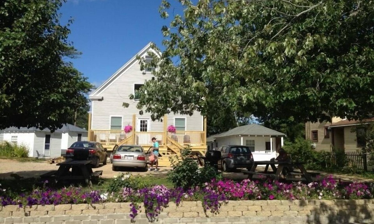 Old Orchard Beach Hotel | Pine View Lodge