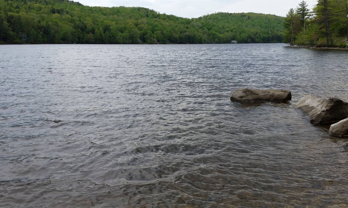 Hanover House | Private lake access on Howard Pond