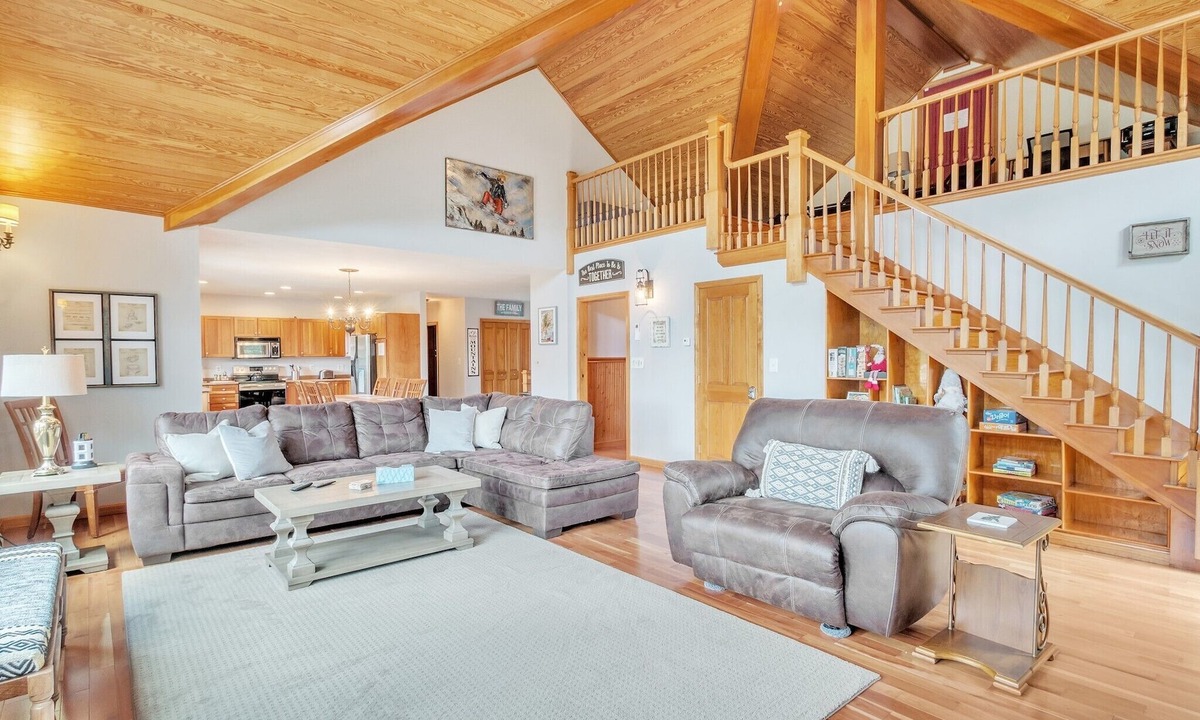 Rumford Center House | River Valley Sunset Retreat - Peaceful Getaway Near Sunday River & Bethel/Newry