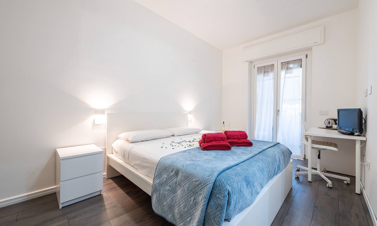 Province of Cagliari Apartment | Room 'Camera Matrimoniale Con Bagno' with Shared Terrace, Wi-Fi and Air Conditioning