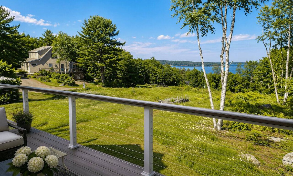 Round Pond Apartment | Round Pond Maine - Charming apartment for 4 with AC, WiFi and ocean view.