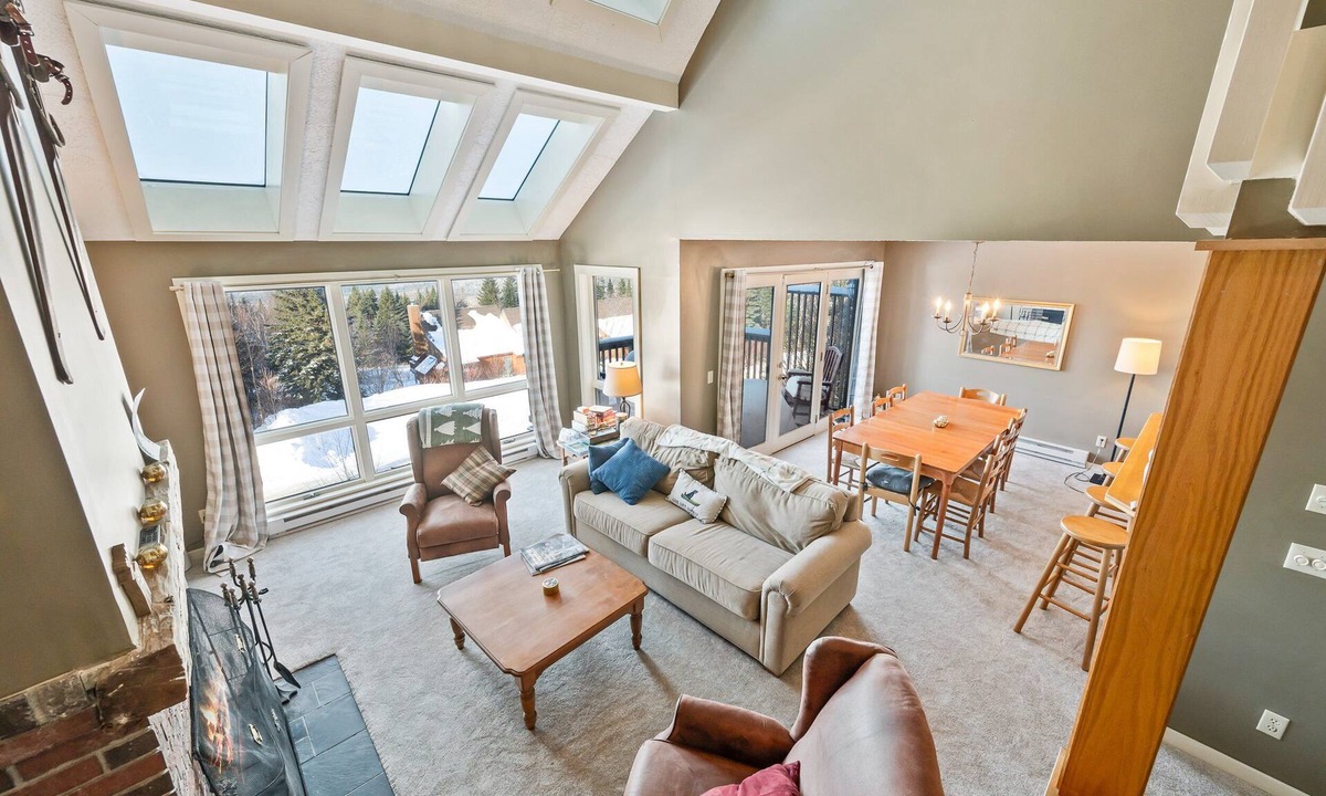 Rangeley Condo | Saddleback | 14 Clubhouse | Ski in/out | Sauna