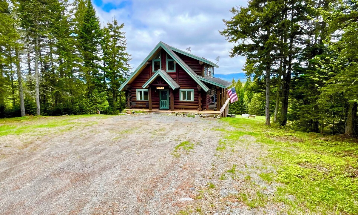 Rangeley House | Scenic Rangeley Log Home with 3+ Private Acres, 3,200+sf, Views & Lake Access!