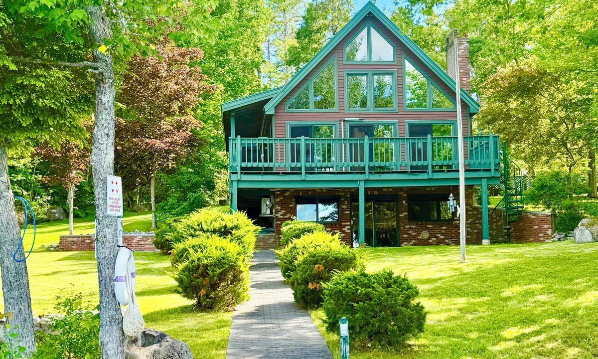 Lake View House | Schoodic Lake Lakefront Spectacular Views of Mount Katahdin from this Newer Home