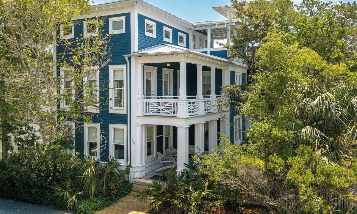 Seaside House | Seaside " Golden Lady" |2BR with Loft |Sleeps 6-8 | Next to West Family Pool!