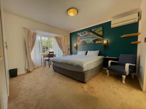 West Beach House | Storms River room Blouberg, own Bathroom, no load shedding