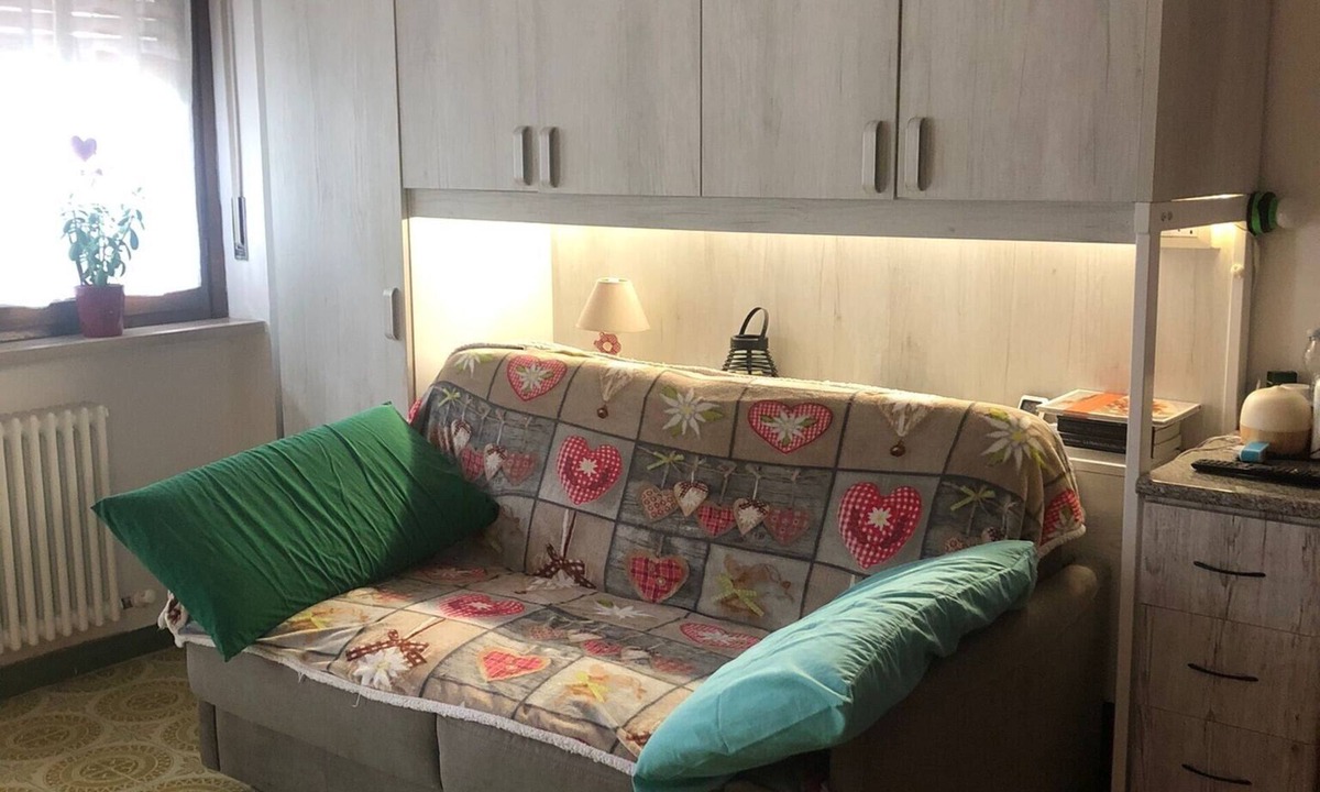 Montoso Apartment | Studio Apartment 'L'oasi Dei Larici' with Shared Garden and Balcony