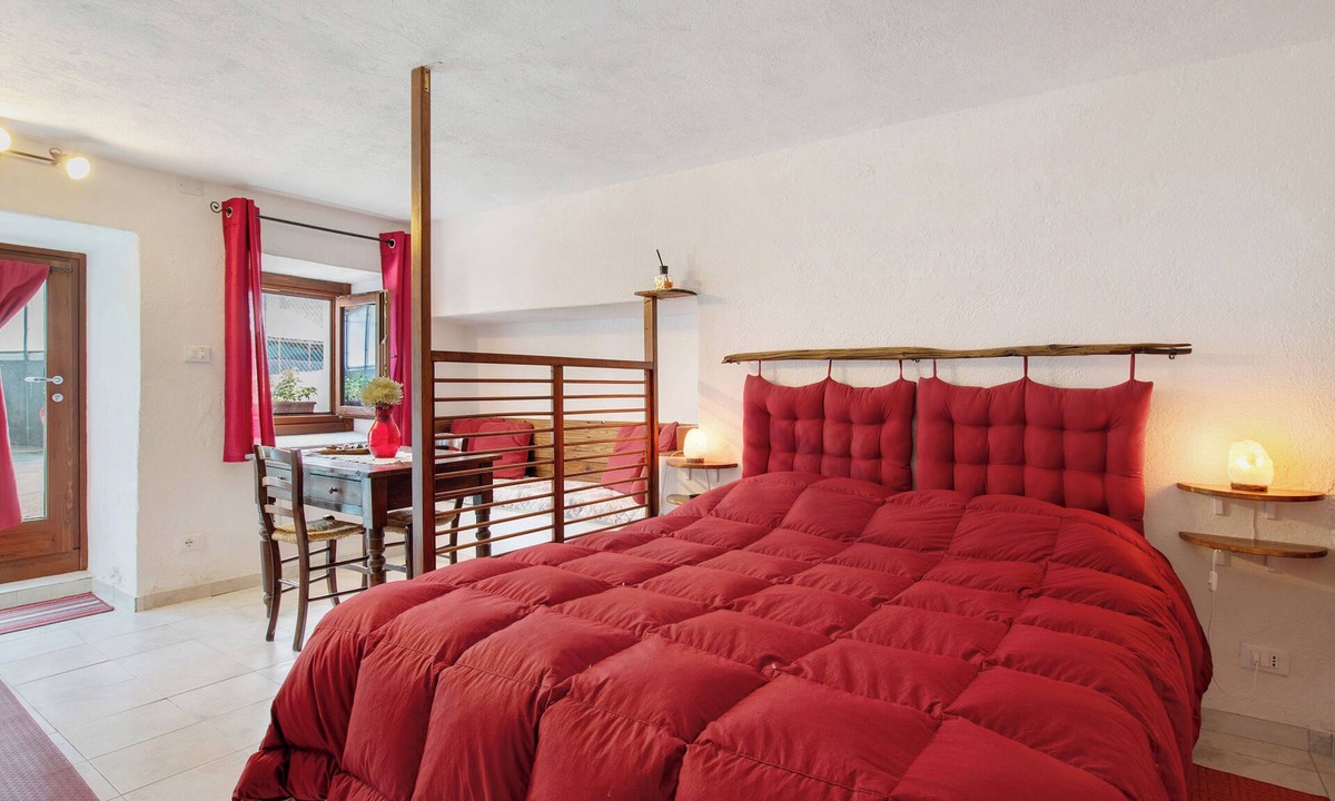 Villair-Amerique Apartment | Studio 'Nel Cuore Della Via Francigena' with Mountain View and Private Garden