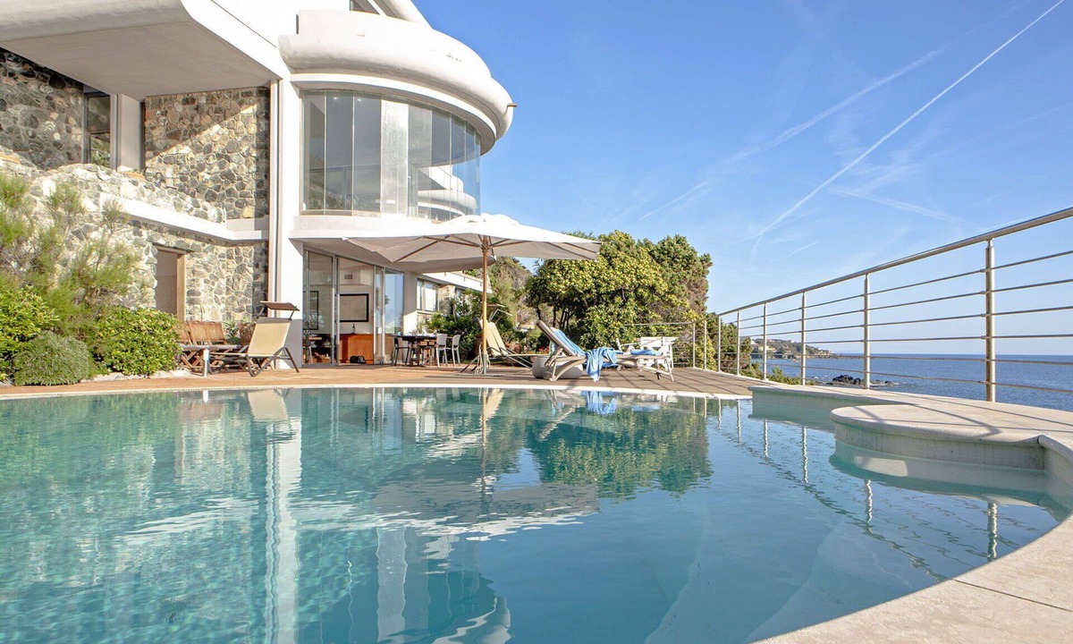 Rosignano Marittimo Villa | Stunning private villa for 12 guests with private pool, A/C, WIFI, TV, terrace and pets allowed