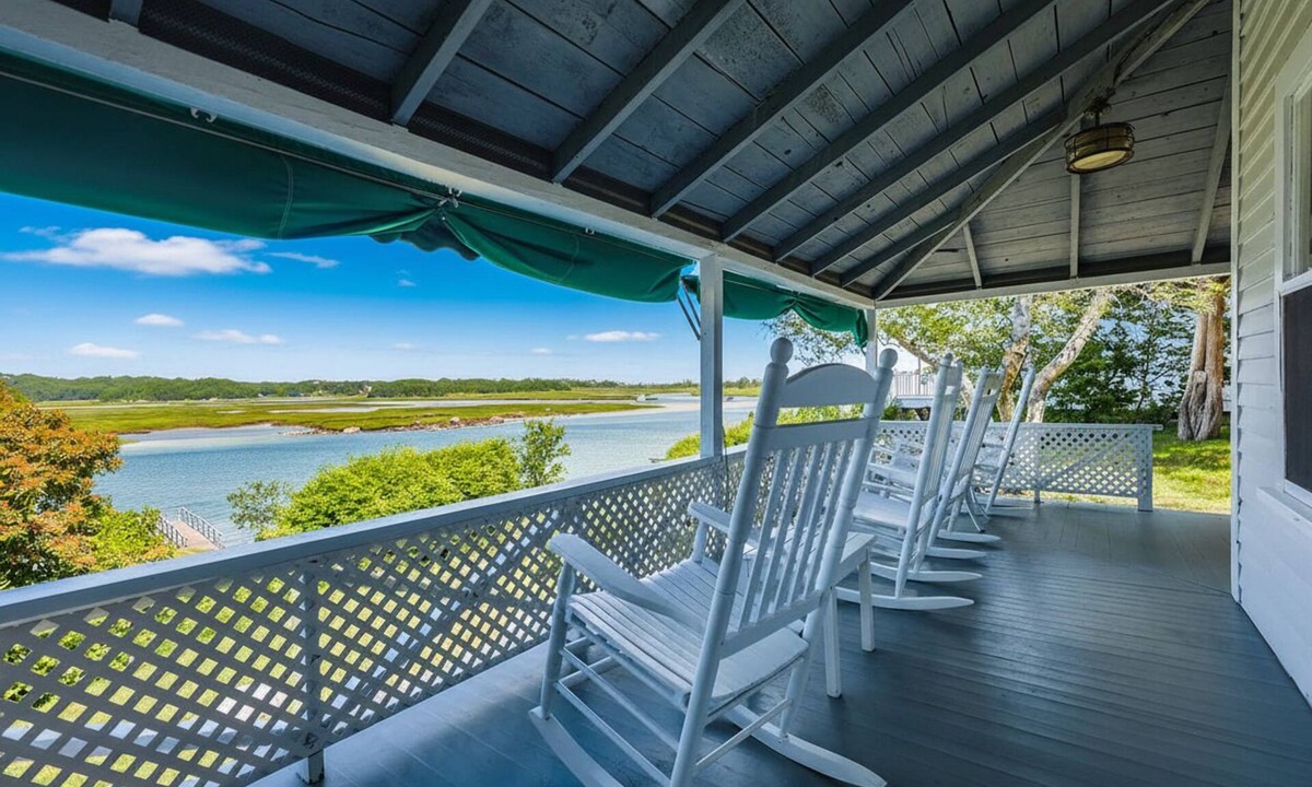 Gloucester House | Thurston Point: Deepwater River Dock