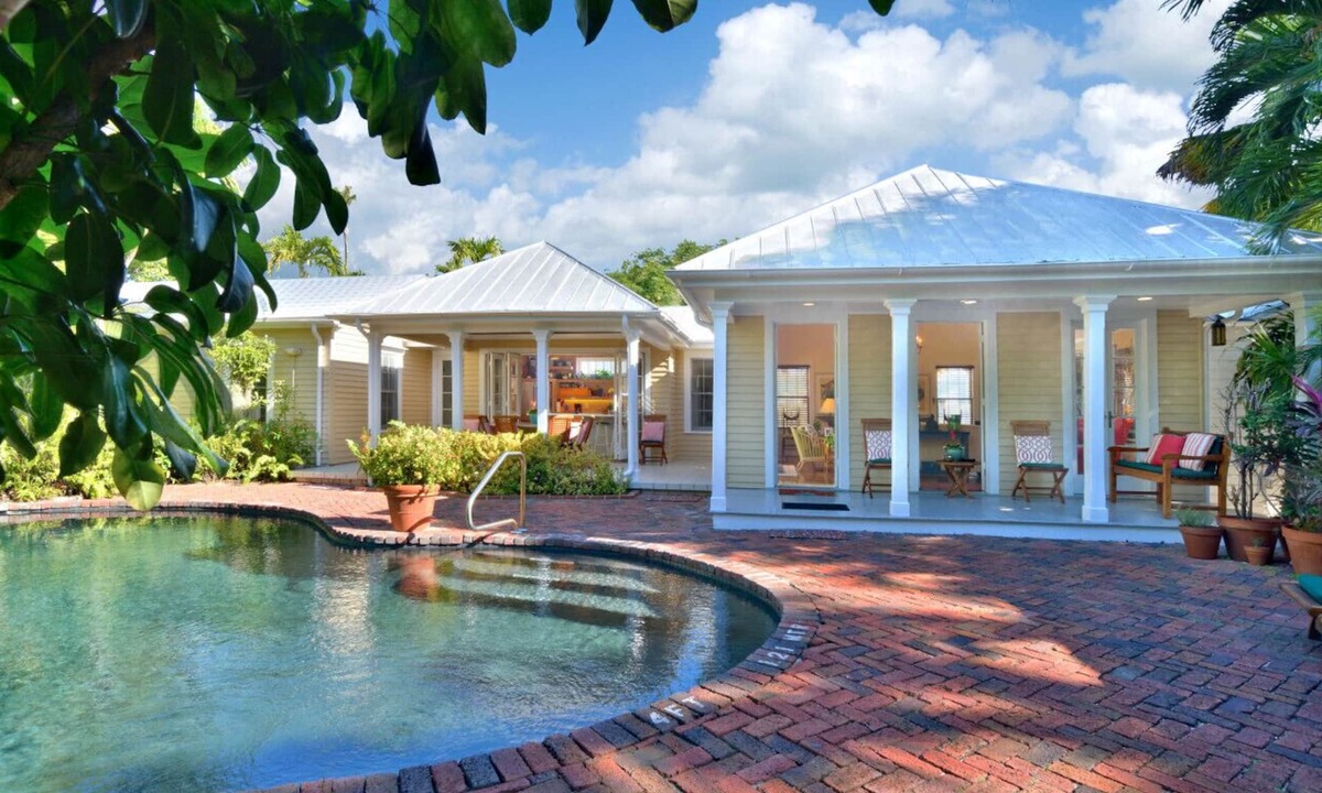 Old Town House | Tropical Tranquility - 4BR Luxury Villa In Old Town Key West w Pool