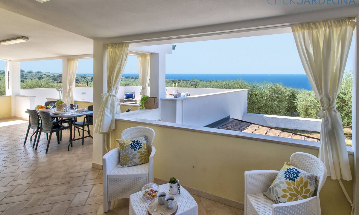Alghero Villa | Villa Brionis sea view for 12 persons. 7 bedrooms, 5 bathrooms and 3 kitchens