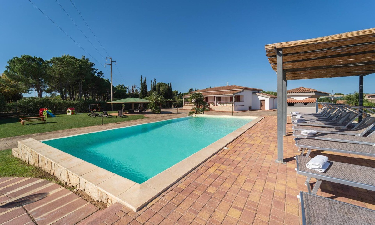 Alghero Villa | Villa Carlotta,con Piscina-barbecue,spazioso Giardino,soli 4 km Dalle Spiagge