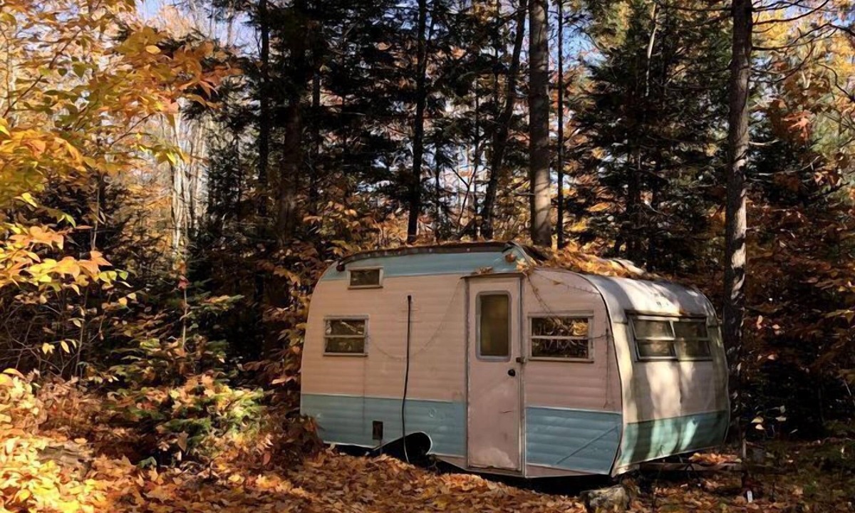 Chatham House | Vintage Camper Rental for Secluded Getaway in Chatham Hills, New Hampshire