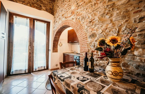 Campiglia Marittima House | 1 RIBOCCHI HOLIDAY HOME: TWO-ROOM APARTMENT WITH POOL, SEA, THERMAL BATHS AND MEDIEVAL VILLAGES