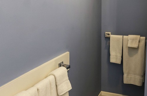 Dryden Apartment | 2-bedroom hotel suites in adorable Wilton with AC comfort