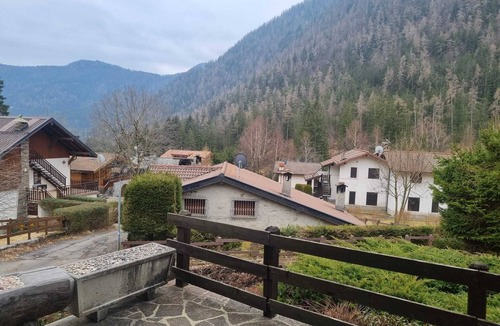Borno House | 3 Bedroom Private vacation home in Croce Salven