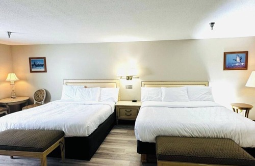 Presque Isle Hotel | 3 Comfortable Units Near Nordic Heritage Center With Quick Access to Trails