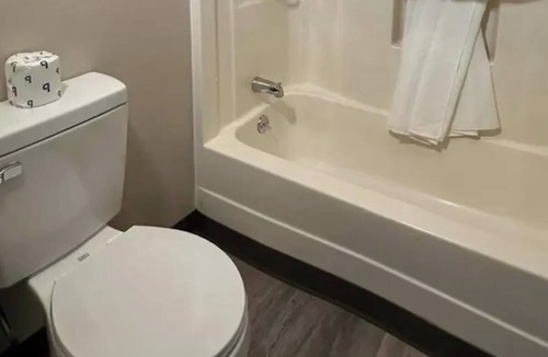 Presque Isle Hotel | 3 Comfortable Units Near Nordic Heritage Center With Quick Access to Trails