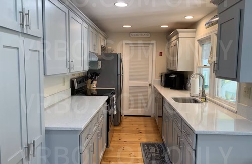 York Beach House | 5 minute walk to Short Sands beach and downtown from your vacation home!