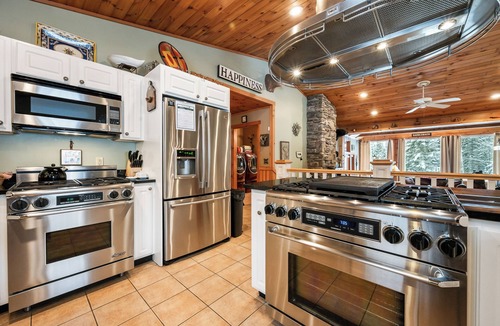Rangeley House | 7 Valley View Lodge - Private, exquisitely decorated chalet close to downtown Rangeley.