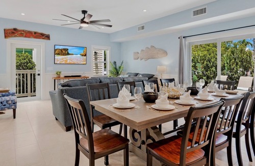 Uptown - Upper Duval House | *A ROYAL AFFAIR @ DUVAL* 3 Home Compound + Last Key White Glove Service…