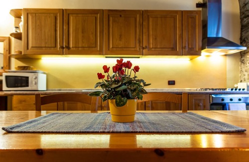Zorzino Apartment | Accommodation on three floors in a castle in Zorzino, Pisa apartment