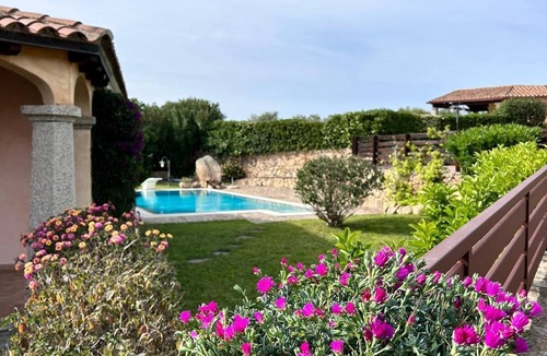 Tanaunella Villa | 🏡Accommodation Rental 🏊Private saltwater pool 🌊Near the sea 🪴Private garden