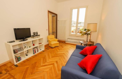 San Vincenzo Apartment | ALTIDO Apt for 3 with Rooftop Balcony and Lovely CityView