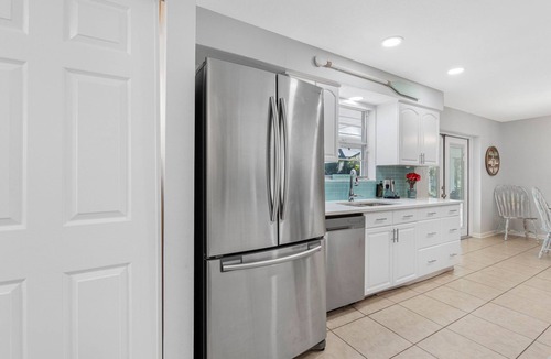 Largo House | Amazing Heated Pool House Close to Beaches