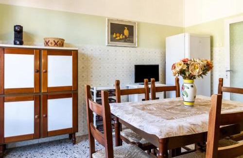 Marina di Grosseto Apartment | Ampio Appartamento con Terrazzo e 2 Camere a Marina di Grosseto