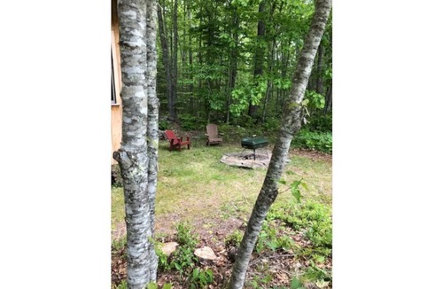 Waldoboro Cabin | An off-grid comfy cabin in a quiet corner of a midcoast organic farm
