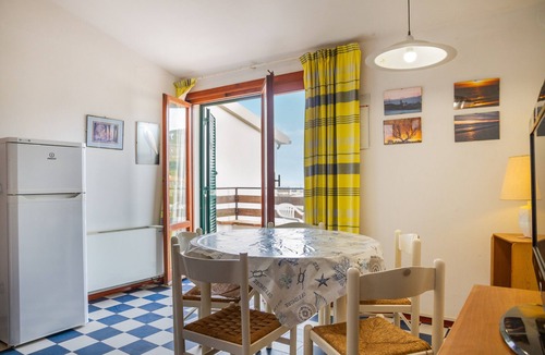 Castiglione della Pescaia Apartment | Apartment 'Appartamento Vista Mare Castiglione' with Sea View and Balcony