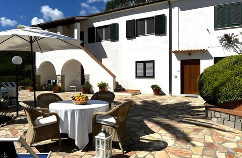 Vigne Giunche Apartment | Apartment 'Arco' with Private Garden, Wi-Fi and Air Conditioning