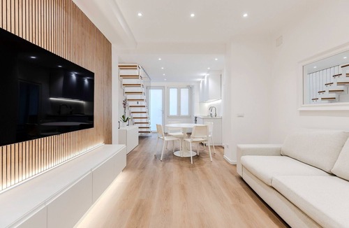 Province of Cagliari Apartment | Apartment 'Cagliari Suite Monti Fly' with Wi-Fi and Air Conditioning