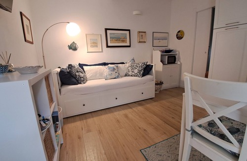 La Pietraia Apartment | Apartment 'Casa Cordemar Alghero' with Private Terrace, Wi-Fi and Air Conditioning