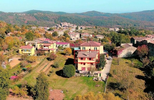 Torniella Apartment | Apartment 'Casa Fausto' with Mountain View, Private Terrace and Private Garden