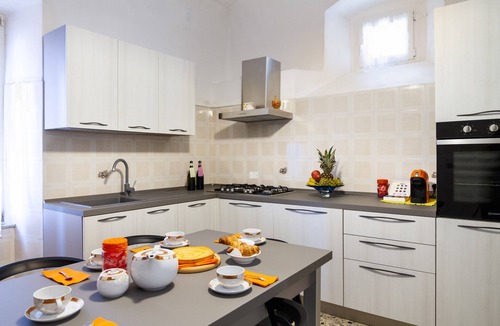 Porto Santo Stefano Apartment | Apartment "Casa la Fortezza" near the beach with terrace and Wi-Fi