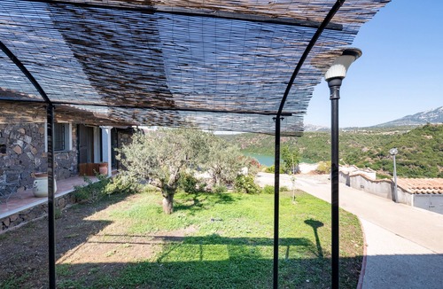 Dorgali Apartment | Apartment Casa Sole with Mountain View, Wi-Fi, Garden & Terrace