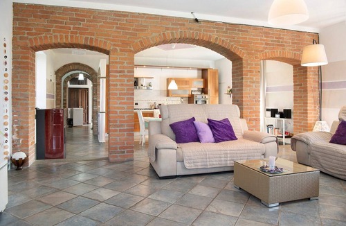 Castell'Alfero Apartment | Apartment 'La Dolce Vita' with Private Garden, Private Pool and Wi-Fi