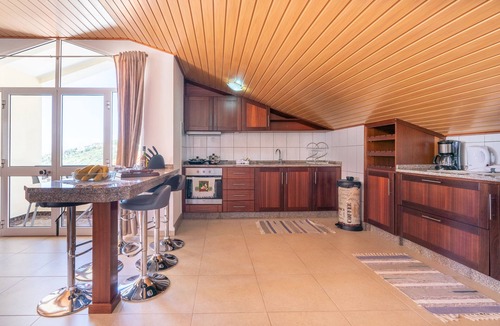 Arco da Calheta Apartment | Apartment Lucy , Sunning views over sea and mountains