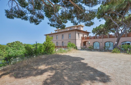 Rio Marina Apartment | Apartment 'Margherita' with Sea View, Private Terrace and Balcony