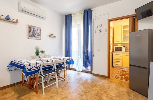 La Pietraia Apartment | Apartment 'Marina' with Balcony, Wi-Fi and Air Conditioning