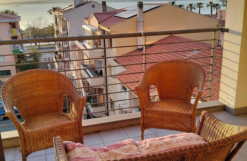 Pivarada Apartment | Apartment near the beach and the city with spacious terrace overlooking the sea