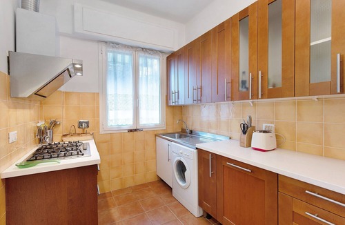 Pegli Apartment | Apartment 'Pegli Quartiere Giardino' with Sea View, Wi-Fi and Air Conditioning