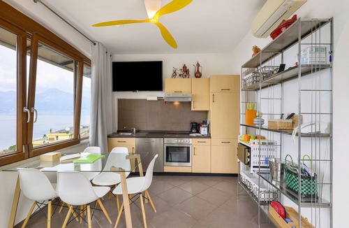 Frader Apartment | Apartment "Residence La Mignon Oleandri" with Lake View, Mountain View & Garden