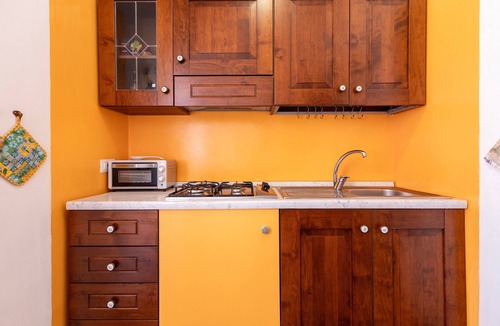Alghero Apartment | Apartment 'Smeraldina' with Private Terrace, Wi-Fi and Air Conditioning